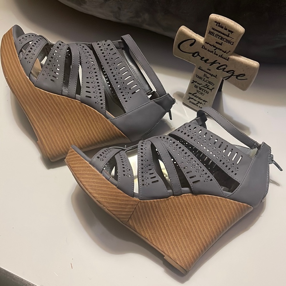 Light Blue Jasmine Heels. Size 7.5